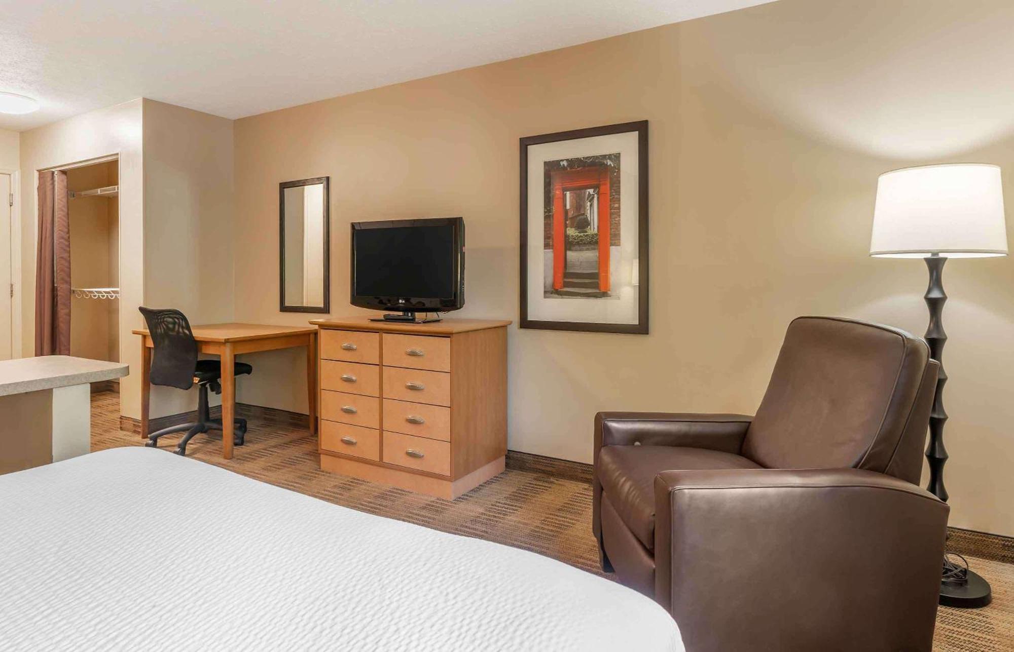 Extended Stay America Select Suites - St Louis - Westport - Craig Road Maryland Heights Exterior photo